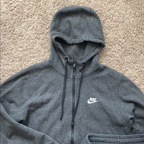 Matching Grey Nike set. - Picture 4 of 4